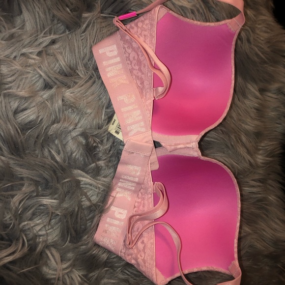VS PINK push up Bra (Brand New) - Picture 2 of 3